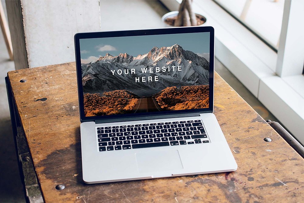 Minimal clean macos big sur safari mockup. Free Macbook Pro On Table Mockup Psd